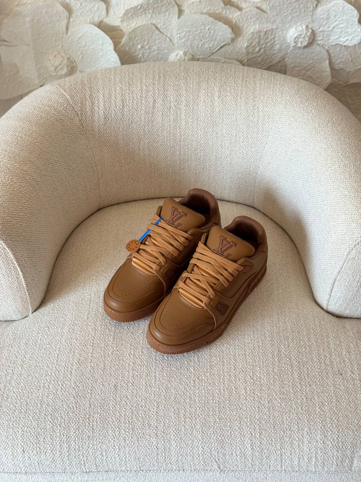 LV Sneaker 

AAA Quality

 size:40 to 46 

560 dhs🇦🇪🇦🇪

Zain185
♥️♥️♥️