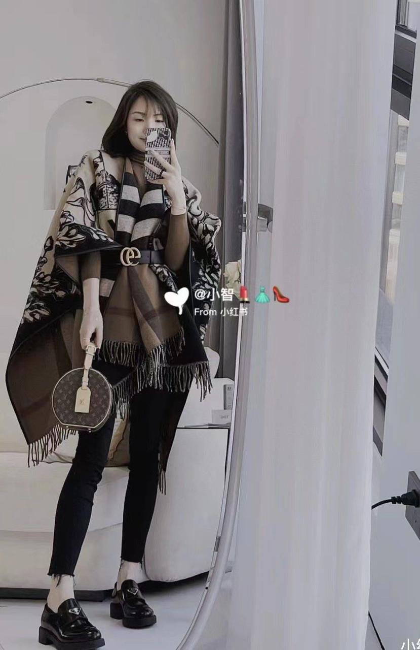 For winter big scarf 🛍️🧚‍♀️🧚‍♀️
Free size 
160 dhs
Master Good pualiit

Zain231
♥️♥️♥️