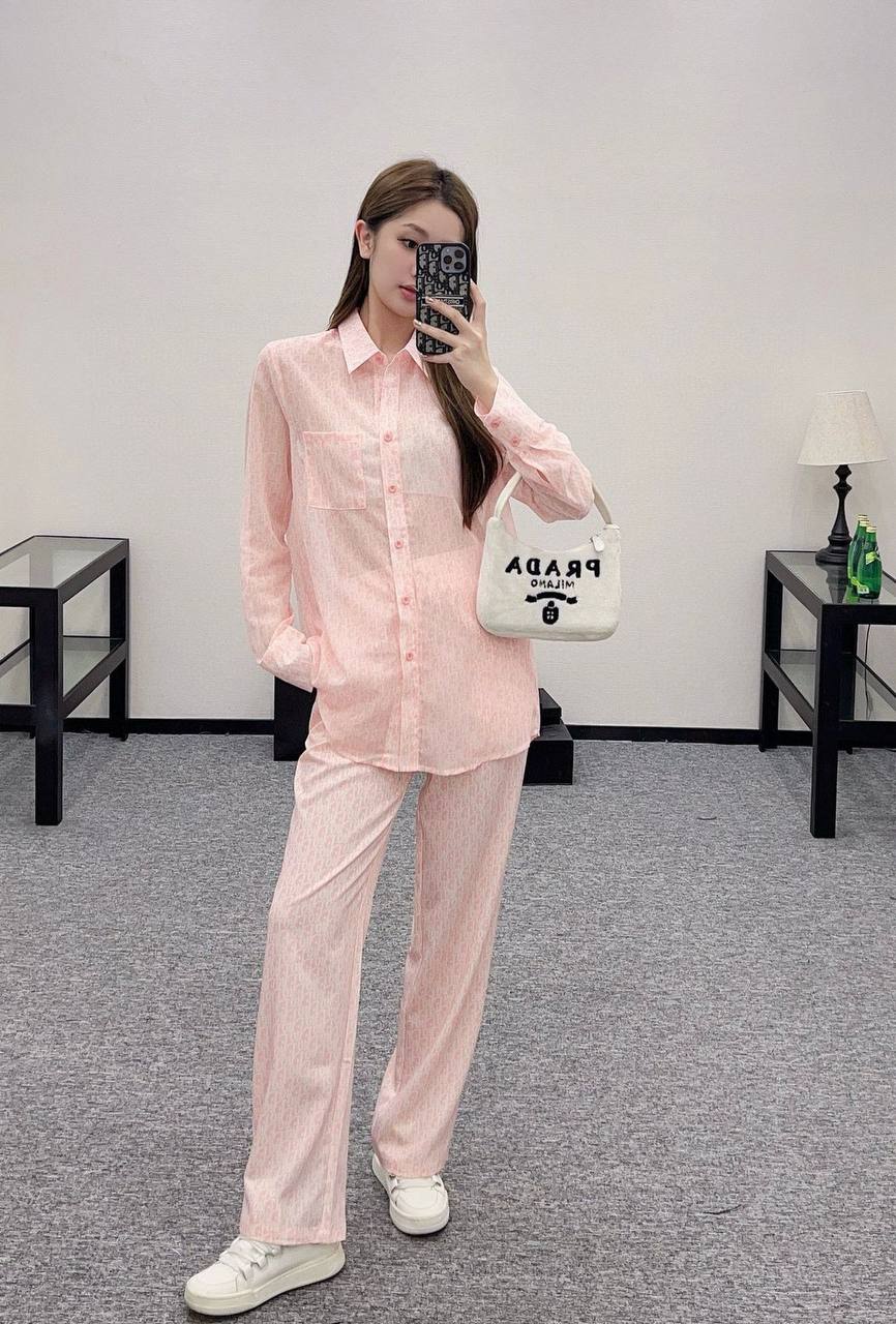 *New collections         
190 dhs✅
*good  quality  ✅
*Sizes:S M L * 
*AVAILABLE NOW*

Zain231
♥️♥️♥️