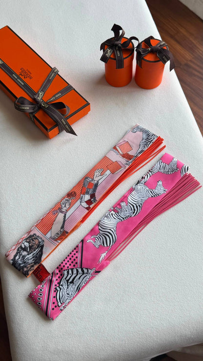 Hermes
*Twilly Scarf* 
*With orginal packing*  🎁
230 dhs✅
*VIP QUALITY*

Zain280
♥️♥️♥️