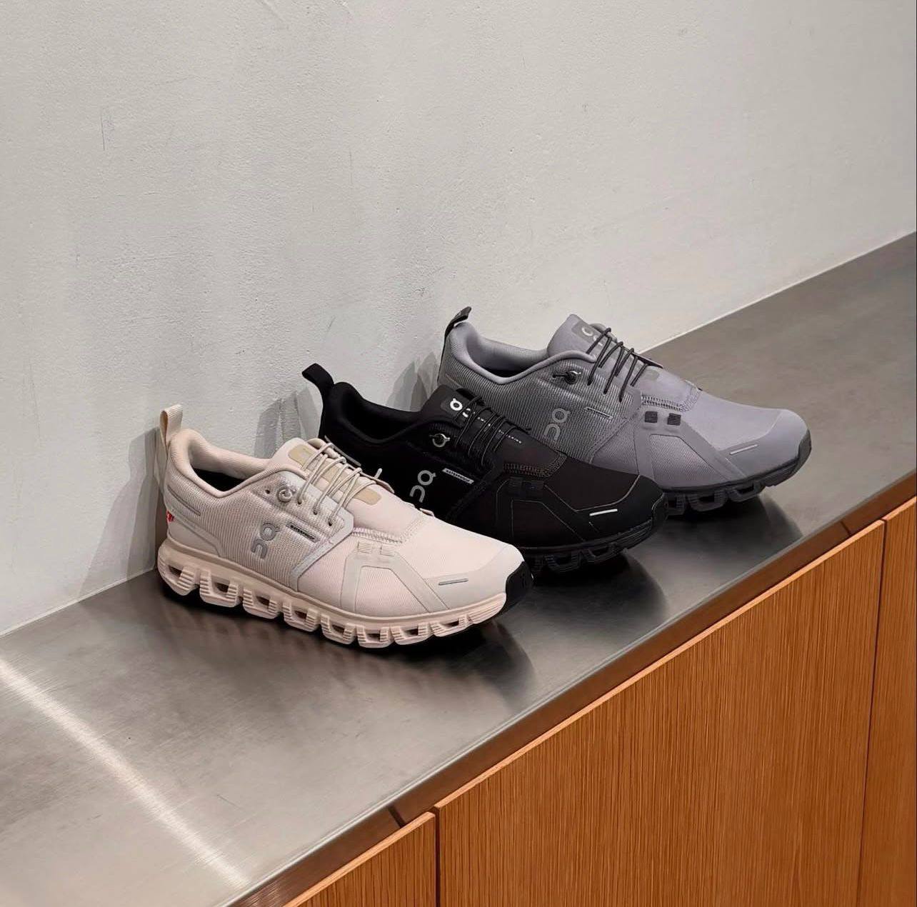 Cloud 6 WP , 
size 36 to 46 , 
230 dhs💓

Zain196
♥️♥️♥️