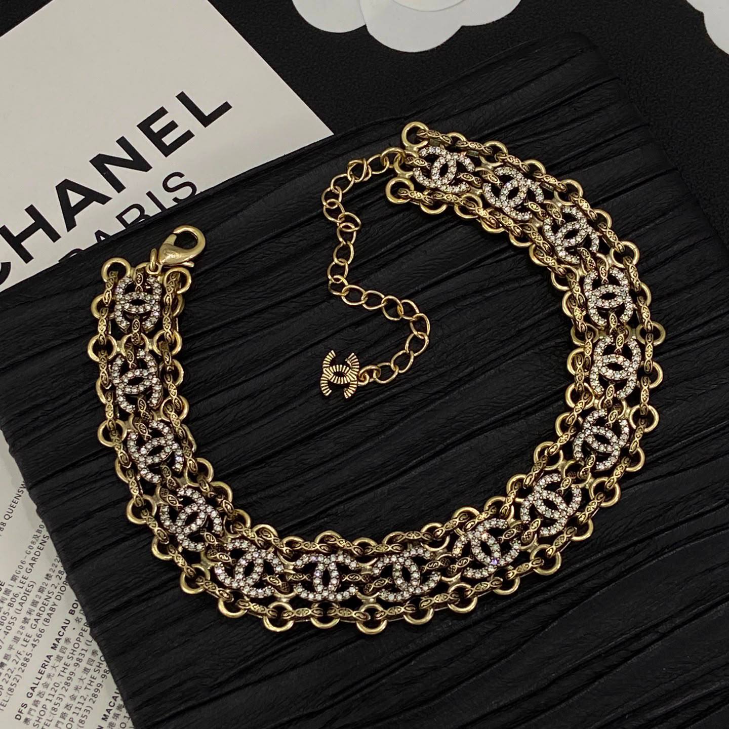 CHANEL SET 
Necklace 😍
Bracelet 🦋
Earring ✨
Master quality 💯
With normal boxes 🗃️ 
240 dhs🇦🇪🇦🇪

With master box 📦 
290 dhs🇦🇪🇦🇪

Zain216
♥️♥️♥️