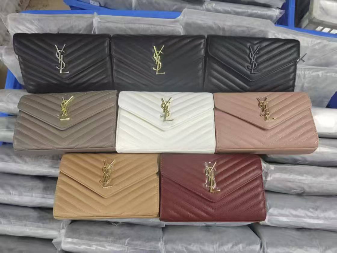 YSL
GOOD quality 
85 dhs💓

Zain200
♥️♥️♥️