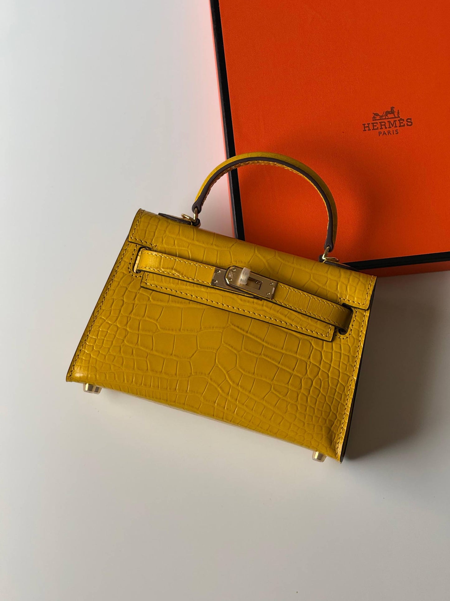 Hermes
minikelly 19cm💕

master quality😍

with box❤️
🎁🎁🎁

340 dhs❣️

Zain52
♥️♥️♥️