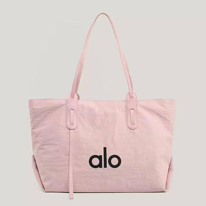 🌷 Alo Tote
1️⃣ First quality 
Size : 48 * 32 cm
60 dhs💓

Zain115
♥️♥️♥️