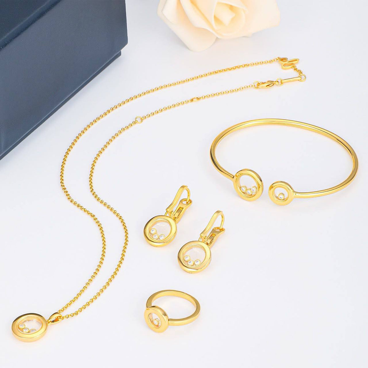 Chopard SET😍
Necklace 🦋
Earring👀
Bangle ❤️
Ring 💍 available size👇
6,7,8,9
Master quality 💯

With normal boxes 📦 
225 dhs🇦🇪🇦🇪

With master box 🗃️ 
280 dhs 🇦🇪🇦🇪

Zain216
♥️♥️♥️