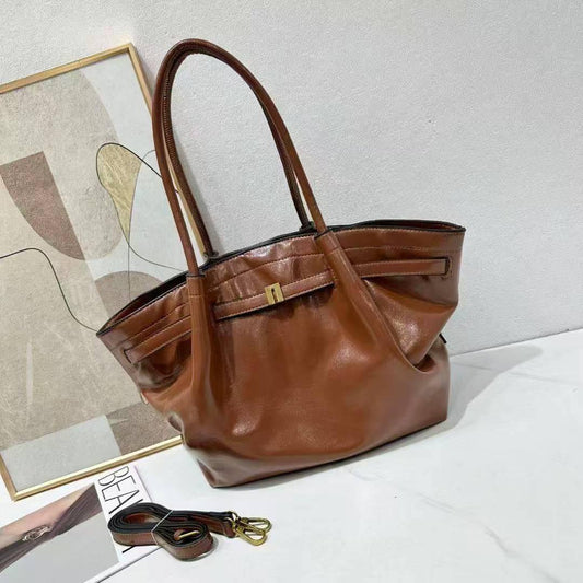JW PEI  
GOOD QUALITY 
100 dhs✅
SIZE: 26.5cm

Zain295
♥️♥️♥️