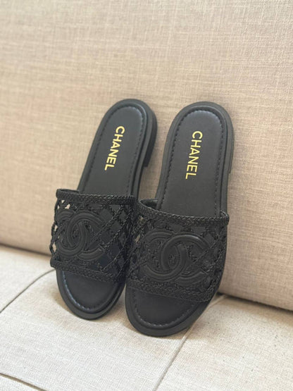 Chanel
✨ 𝐍𝐞𝐰 𝐂𝐨𝐥𝐥𝐞𝐜𝐭𝐢𝐨𝐧
✨ 𝐒𝐮𝐩𝐞𝐫 𝐌𝐚𝐬𝐭𝐞𝐫 𝐐𝐮𝐚𝐥𝐢𝐭𝐲
✨ 𝐀𝐯𝐚𝐢𝐥𝐚𝐛𝐥𝐞 𝐍𝐨𝐰
✨ 𝐒𝐢𝐳𝐞𝐬: 𝟑𝟔 — 𝟒𝟏
450 dhs✅

Zain298
♥️♥️♥️
