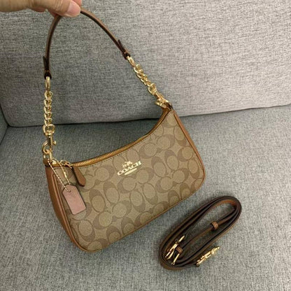 Coach
Best quality 

with box’s 
🎁🎁🎁

95 dhs🪙🖤
size 22cm

Zain158
♥️♥️♥️