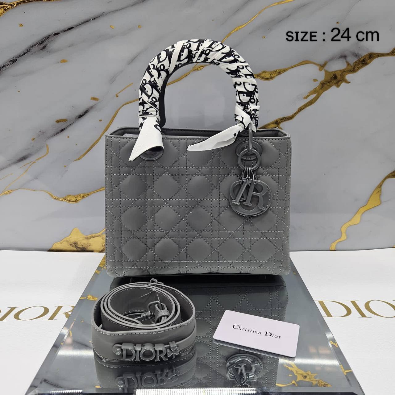 Dior
ᴍᴀᴛᴛᴇ ʟᴇᴀᴛʜᴇʀ ᴍᴀᴛᴇʀɪᴀʟ
ᴡɪᴛʜ ᴛᴡɪʟʟʏ ɪɴᴄʟᴜᴅᴇ
sɪᴢᴇ: 24 cm
ᴡɪᴛʜ BOX
🎁🎁🎁

110 dhs🪙🖤

Zain31
♥️♥️♥️
