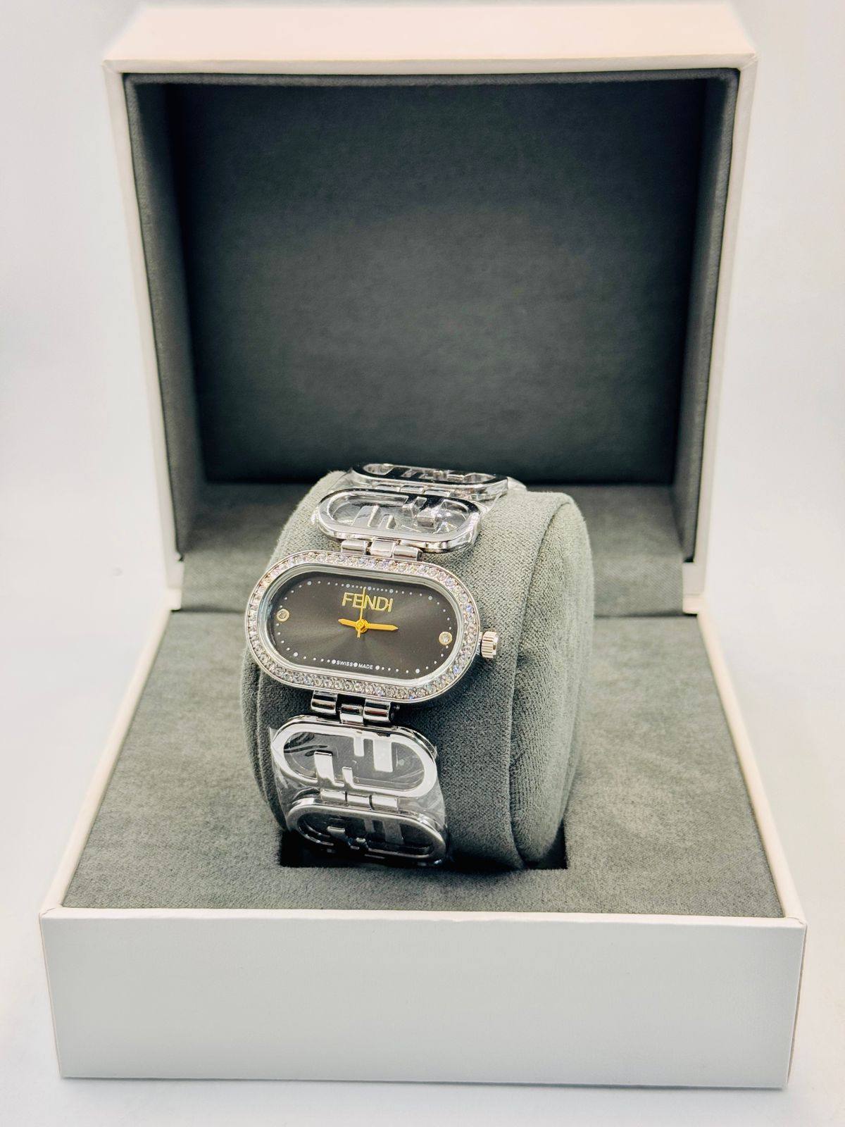 Fendi ladies
*New Arrival*🔥
55 dhs❣️

Zain08
♥️♥️♥️
