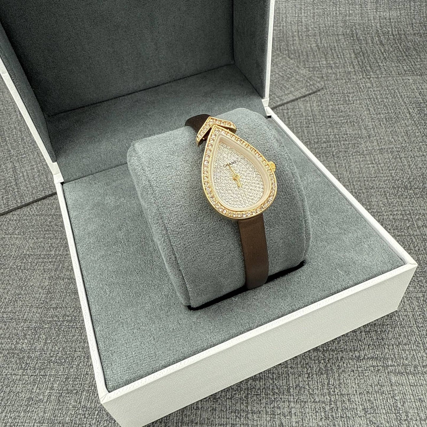 Leather belt ladies 
55 dhs🇦🇪🇦🇪

Zain45
♥️♥️♥️