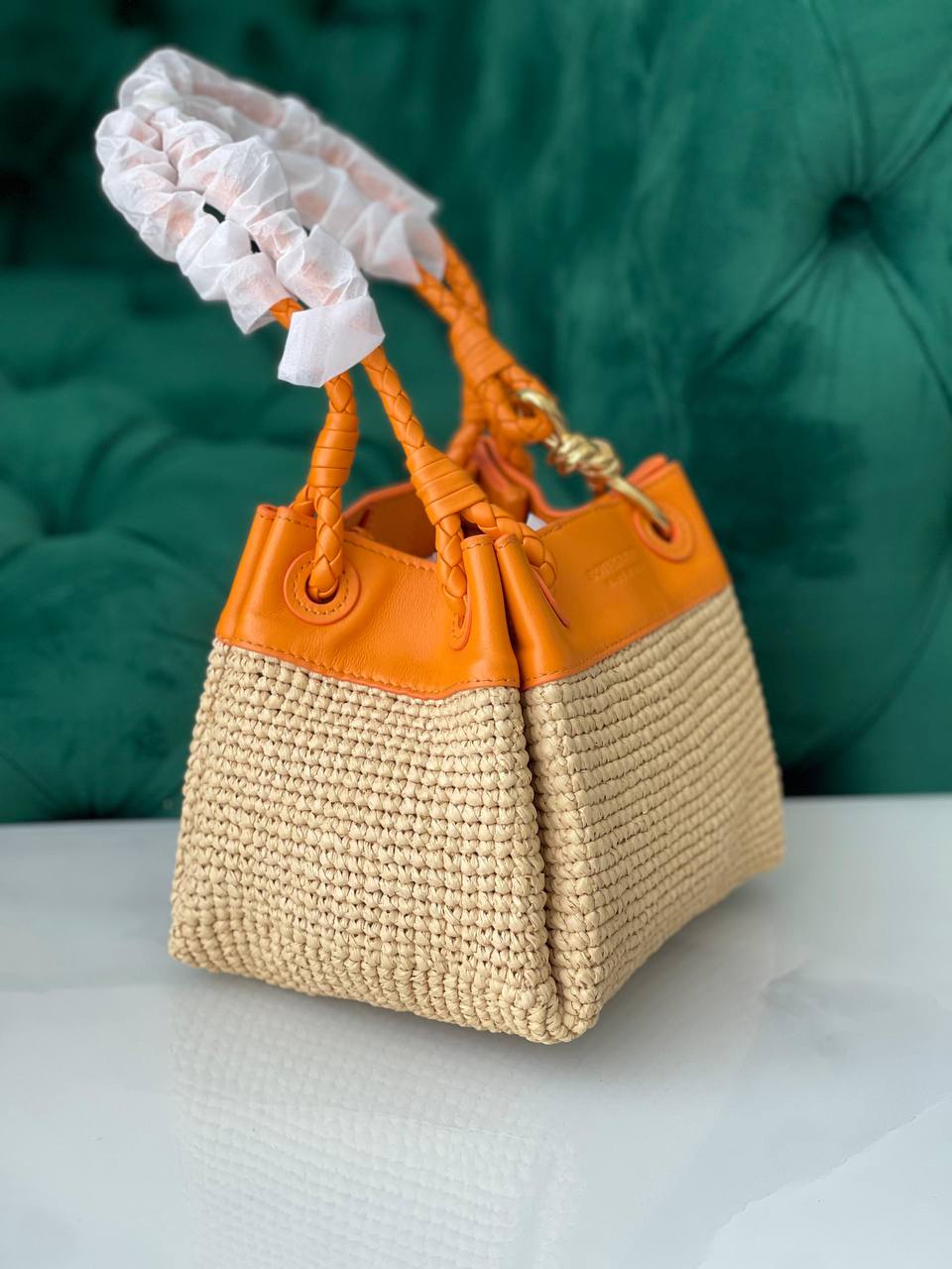 BOTTEGA ✨
Size- 20Cm💥
Available original box 📦 
With full packing 🎀🎀
Super high quality 💥💥
For Price 👇 WhatsApp✅
0568585901 
0507557372
0552275751 Owner Zain 👌

Zain282
♥️♥️♥️
