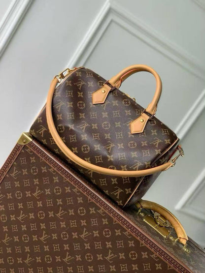 LV
SPEEDY

SIZE 30 cm

For Price 👇 WhatsApp✅
0568585901 
0507557372
0552275751 Owner Zain 👌


Zain274
♥️♥️♥️