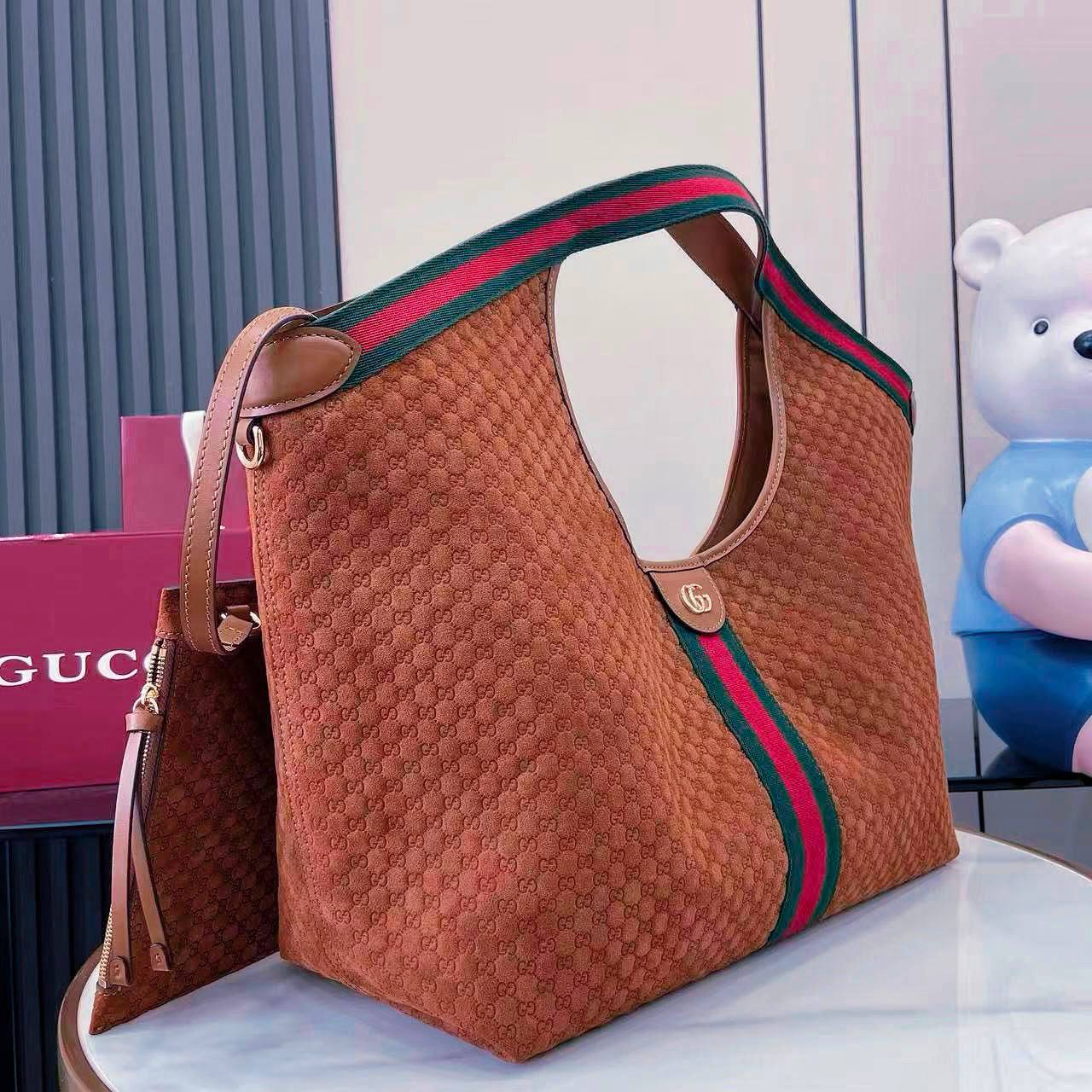 GUCCI 
COPY ONE
250 dhs💛

Zain295
♥️♥️♥️