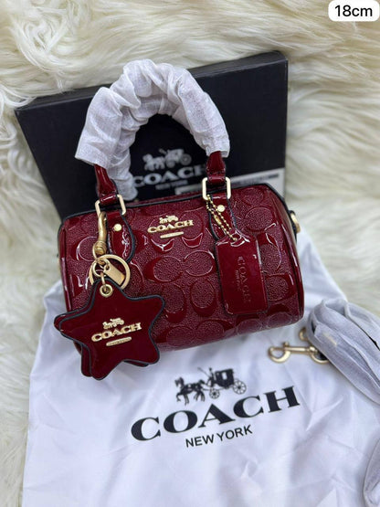 🌈  Coach
1⃣️ First quality +🎁
Size : 20~18 * 11 cm
80 dhs✅
 with box🎁

Zain115
♥️♥️♥️