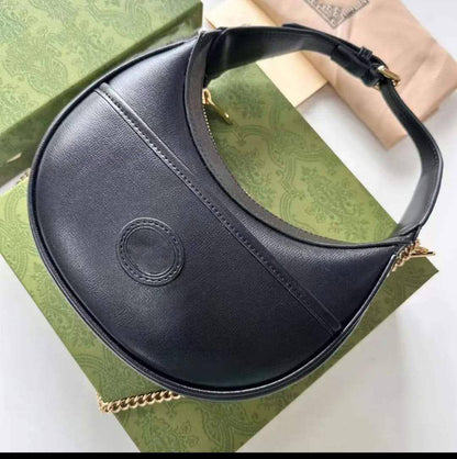 Gucci 
Good Quality 
With Box 
🎁🎁🎁

100 dhs🪙💚

Zain250
♥️♥️♥️