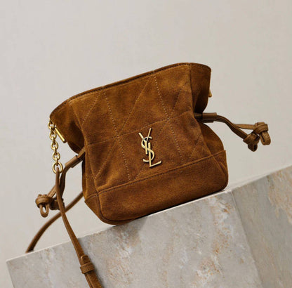 YSL
110 dhs🗽
SIZE：26×18×12.5cm
Good quality 

with box
🎁🎁🎁

Zain35
♥️♥️♥️