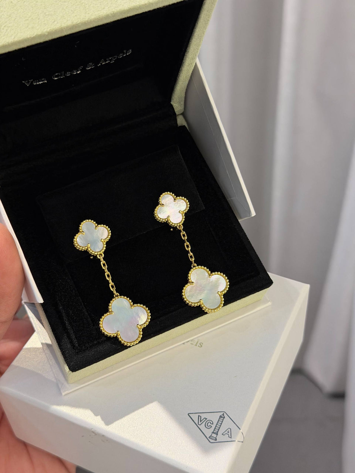 VanCleef & Arpels

Magic Alhambra earrings, 2 motifs
18K yellow gold & white Gold plated 

Super Master Quality

For Price 👇 WhatsApp✅
0568585901 
0507557372
0552275751 Owner Zain 👌

Zain106
♥️♥️♥️