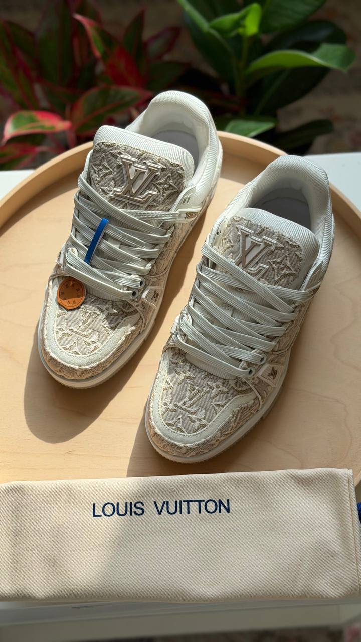 LOUIS VUITTON
Available  🤩

Master quality 

Size: 36 to 41
560 dhs🇦🇪🇦🇪


Zain318
♥️♥️♥️