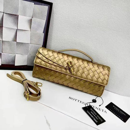 Bottega Veneta 
With Box 
🎁🎁🎁

105 dhs❣️

Zain250
♥️♥️♥️