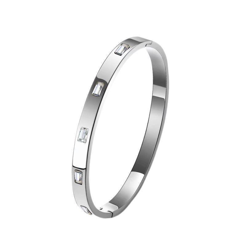 New arrival Stainless steel bangle Non tarnish 
30 dhs✅

Zain243
♥️♥️♥️