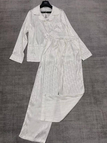 *New collections     
230 dhs✅
*good  quality  
*Sizes:L Xl  2xl* 
*AVAILABLE NOW*💕❤️

Zain231
♥️♥️♥️