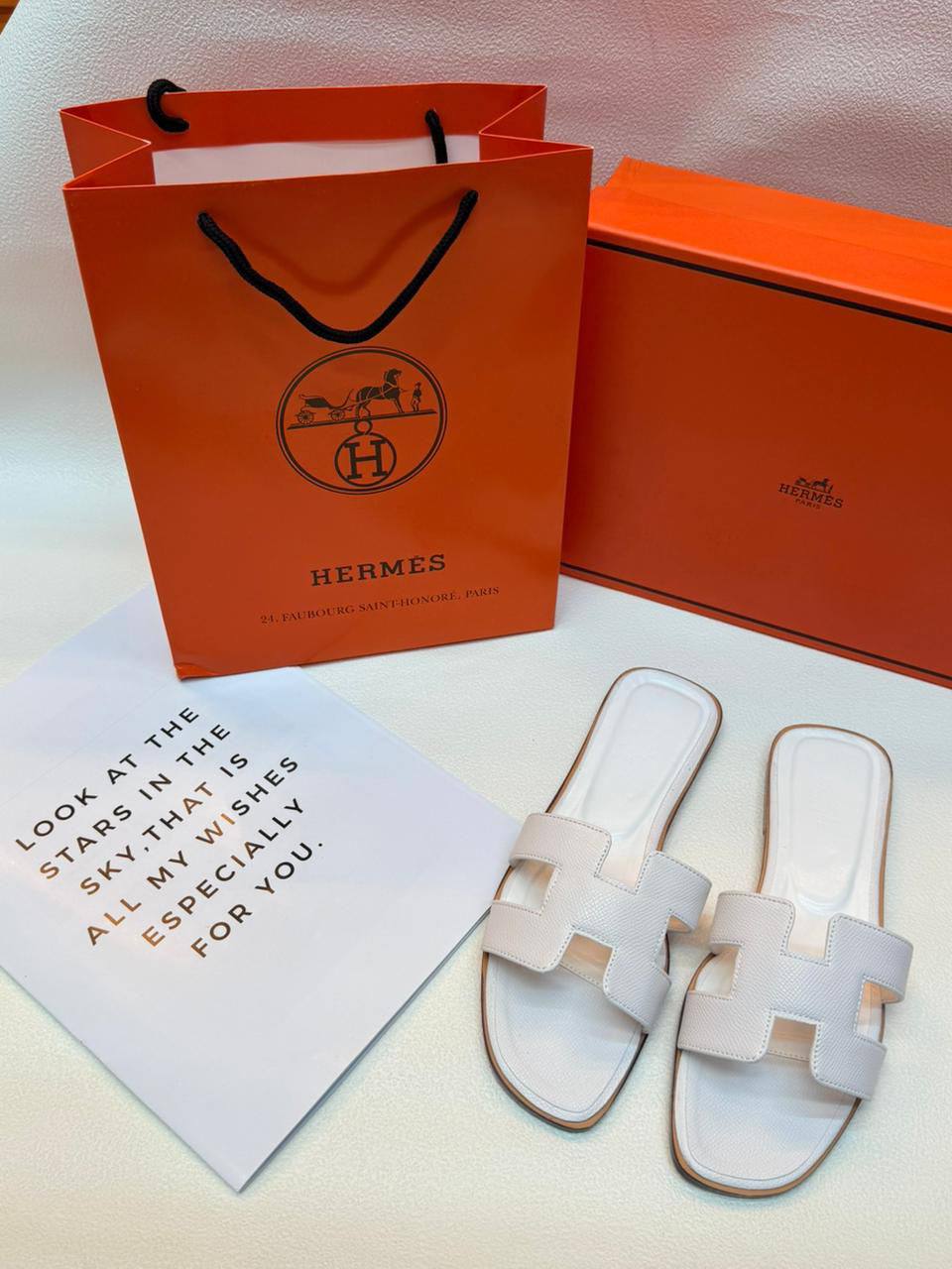 Hermes
Size 36 to 41
75 dhs✅

Zain236
♥️♥️♥️