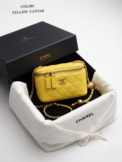 Chanel ᴠᴀɴɪᴛʏ ᴄᴀsᴇ
ᴍɪʀʀᴏʀ ɪɴsɪᴅᴇ/ ɢᴏʟᴅ ᴄʜᴀɪɴ
ᴡɪᴛʜʙᴏx
ᴄᴀᴠɪᴀʀ
sɪᴢᴇ:17ᴄᴍ
100 dhs💛

Zain56
♥️♥️♥️