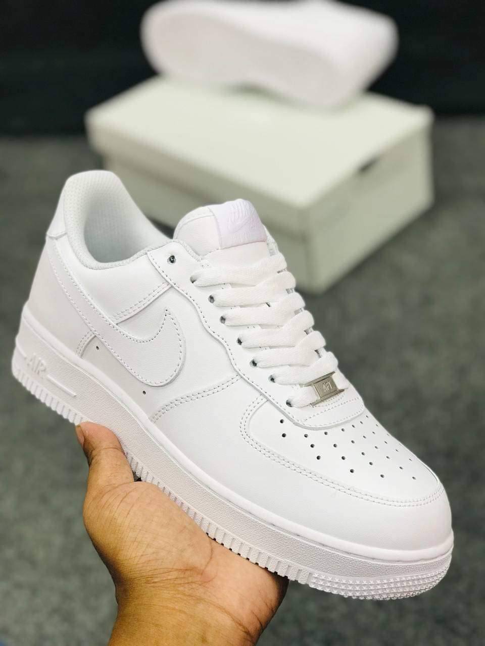 Nike air
Size:36 to 45
80 dhs🪙💕

Zain241
♥️♥️♥️