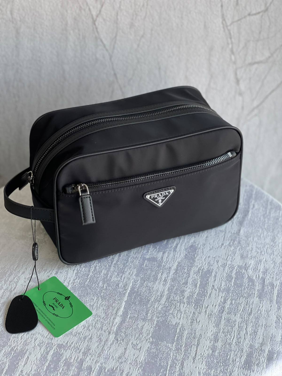 PRADA
Wash Bag
Master Quality


Size 22cm —Price 350 dhs🇦🇪
Size 26cm —Price 410 dhs🇦🇪

Zain179
♥️♥️♥️