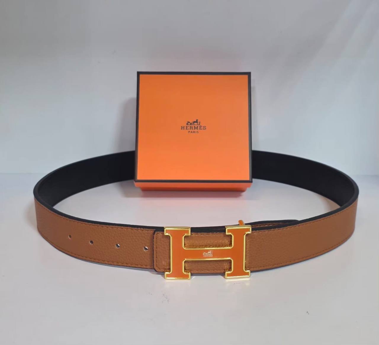 Mens belts 
with box
35 dhs💛

Zain232
♥️♥️♥️