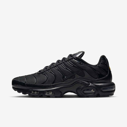 NIKE
Size 40 to 45 
120 dhs✅

Zain183
♥️♥️♥️