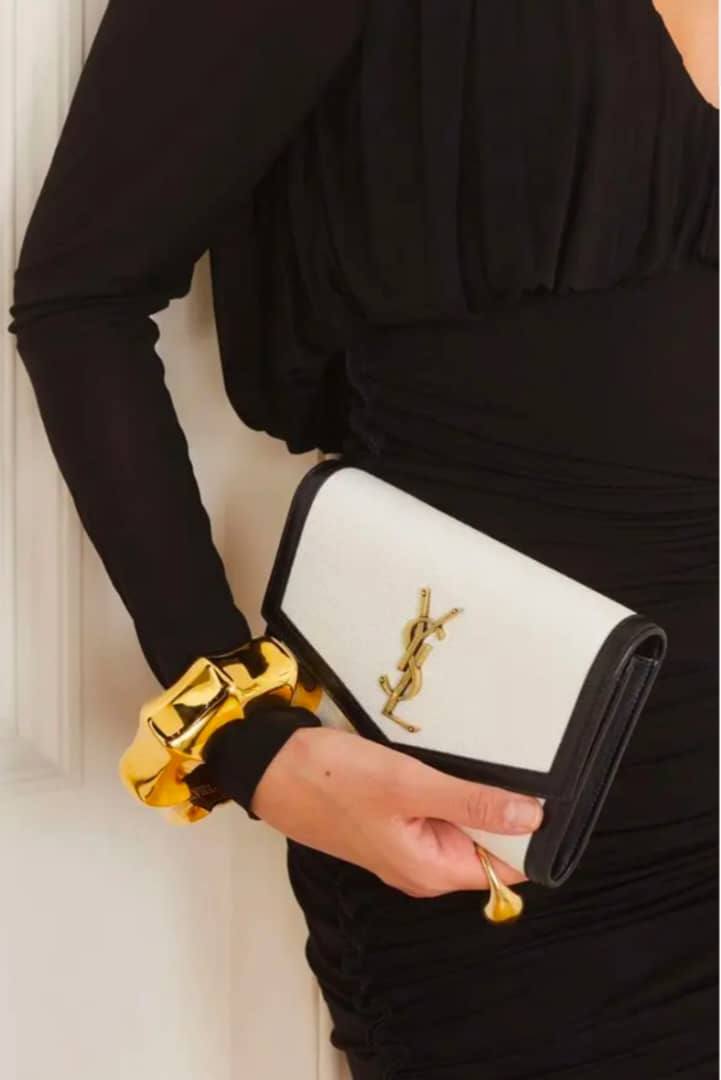 YSL
90 dhs✅

with box
🎁🎁🎁

size 22cm

Zain26
♥️♥️♥️