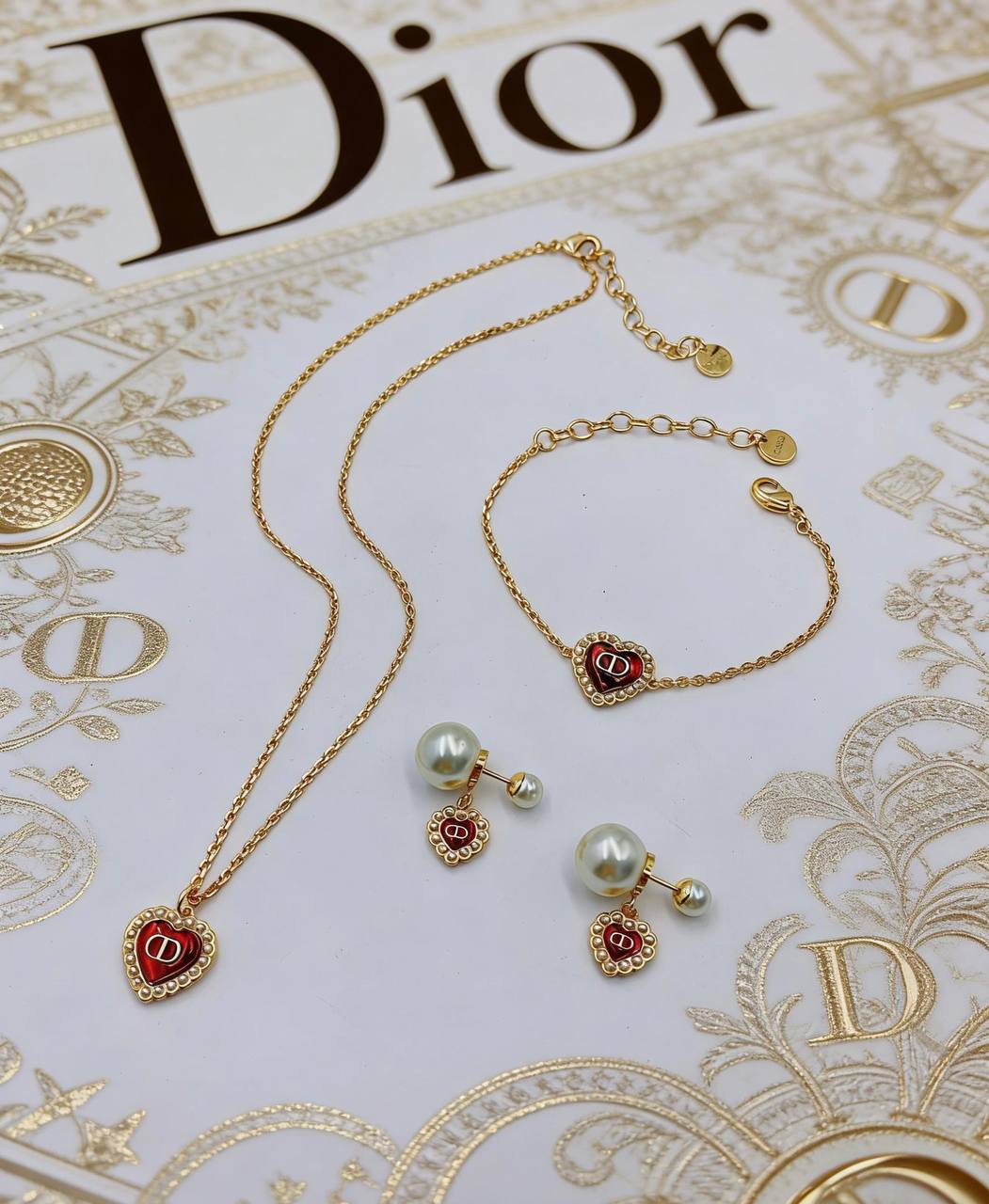 DIOR NEW
 MASTER💫✨
MODEL SET
NECKLACE BRACELET EARRINGS
WITH BOX AND PAPER BAG 🛍️🎁
125 DHS✅⭐

Zain89
♥️♥️♥️