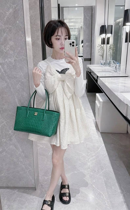 Chanel
High quality 

210 dhs

Zain39
♥️♥️♥️
