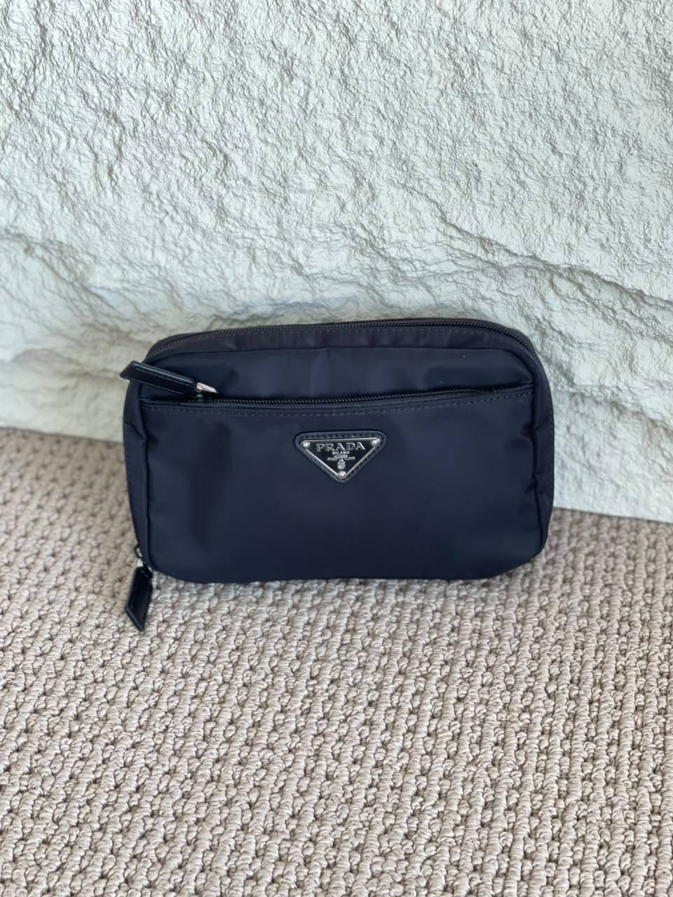 Prada

Makeup Bag
Clutch
320 dhs🇦🇪🇦🇪

Zain179
♥️♥️♥️