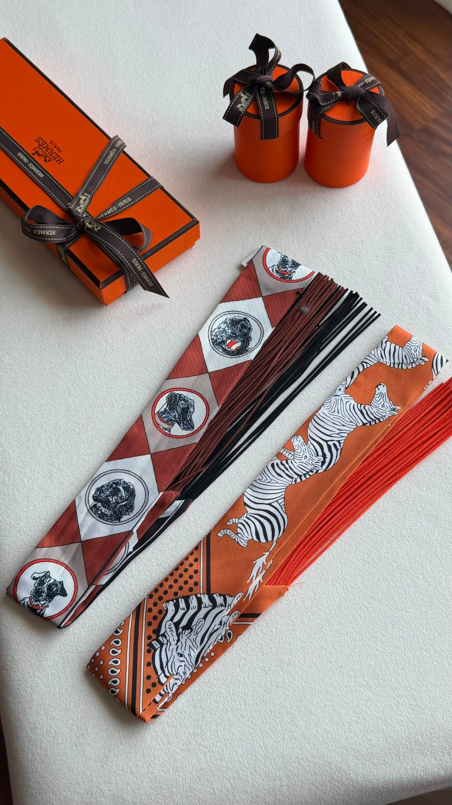 Hermes
*Twilly Scarf* 
*With orginal packing*  🎁
230 dhs✅
*VIP QUALITY*

Zain280
♥️♥️♥️