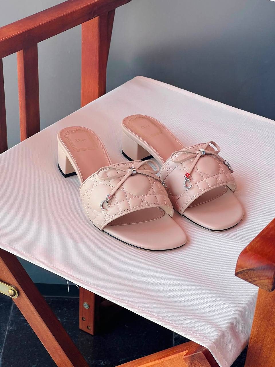 DIOR
Size 36-41
_Super master high quality_🪡
450 dhs🇦🇪🇦🇪

Zain176
♥️♥️♥️
