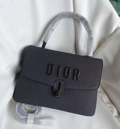 Dior
95 dhs✅

Zain143
♥️♥️♥️