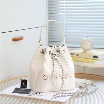 Chanel  
Good quality 
100 dhs✅

Zain232
♥️♥️♥️