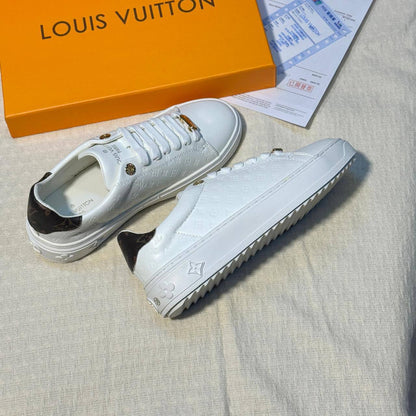 NEW CAME 

LV SHOES 

GOOD QUALITY 
140 dhs🪙
Size 36 to 41

Zain40
♥️♥️♥️