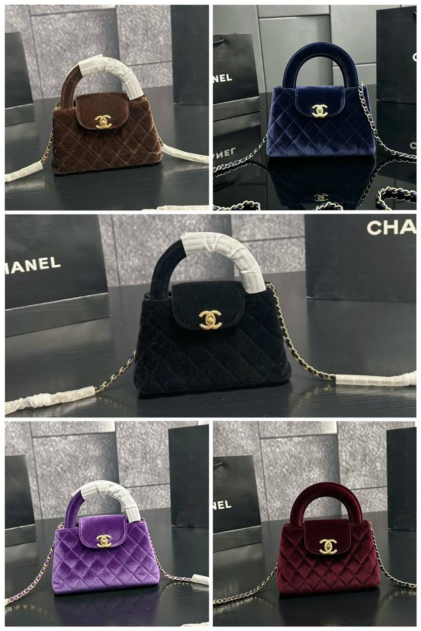 Chanel
100 dhs🇦🇪🇦🇪
with box
size 19×6×11cm

Zain42
♥️♥️♥️