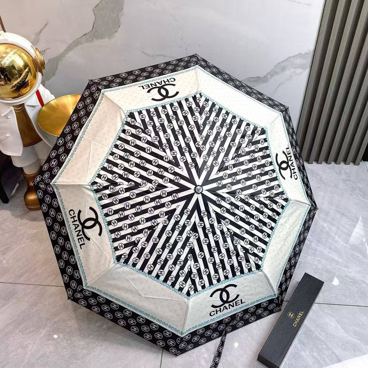 UMBRELLA ☔️*
Master quality 💯
With boxes 🗃️ 
75 dhs💓

Zain216
♥️♥️♥️