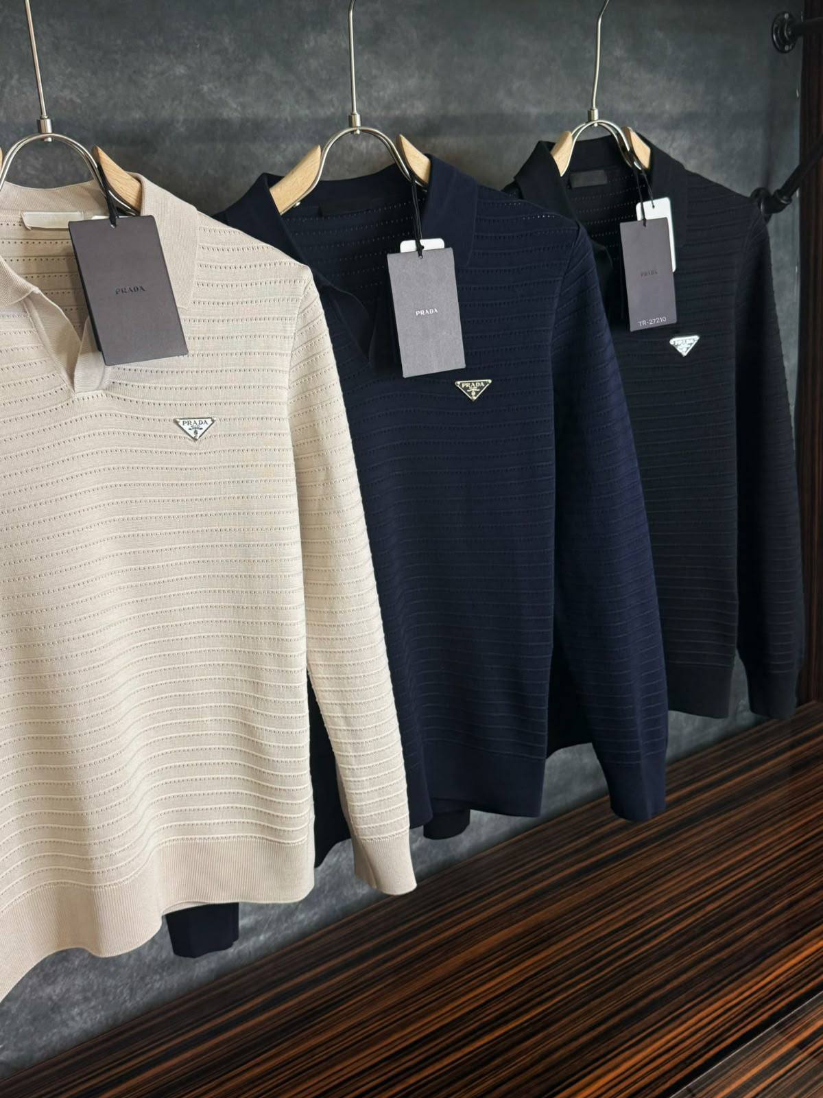 PRADA
Super Master quality
Sizes:S M L XL 2XL

450 dhs🇦🇪🇦🇪

Zain330
♥️♥️♥️