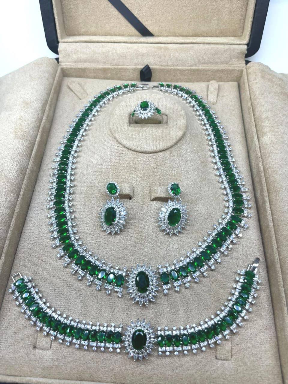 Necklaces 

350 dhs🇦🇪 set with same box

280 dhs🇦🇪 set without box

Zain122
♥️♥️♥️