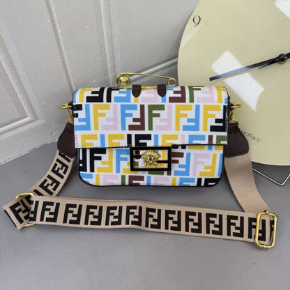 Fendi 

70 dhs🇦🇪🇦🇪

Zain242
♥️♥️♥️