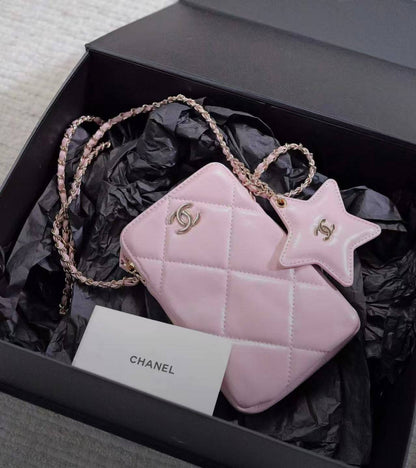 Chanel
85 dhs🇦🇪🇦🇪

Zain26
♥️♥️♥️