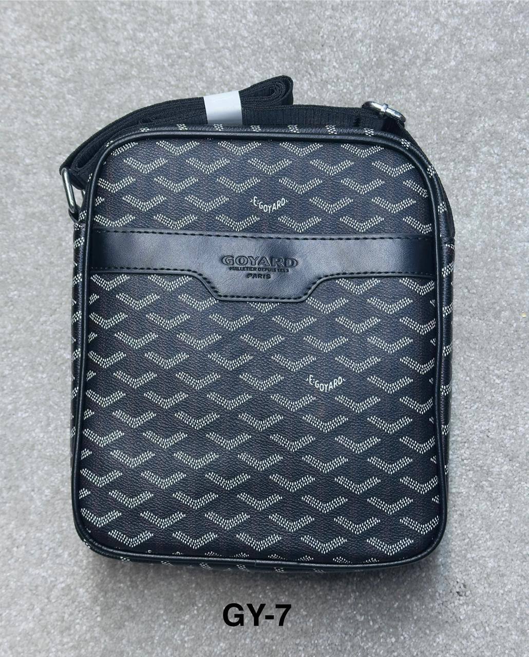 Bags
80 dhs✅

Zain182
♥️♥️♥️