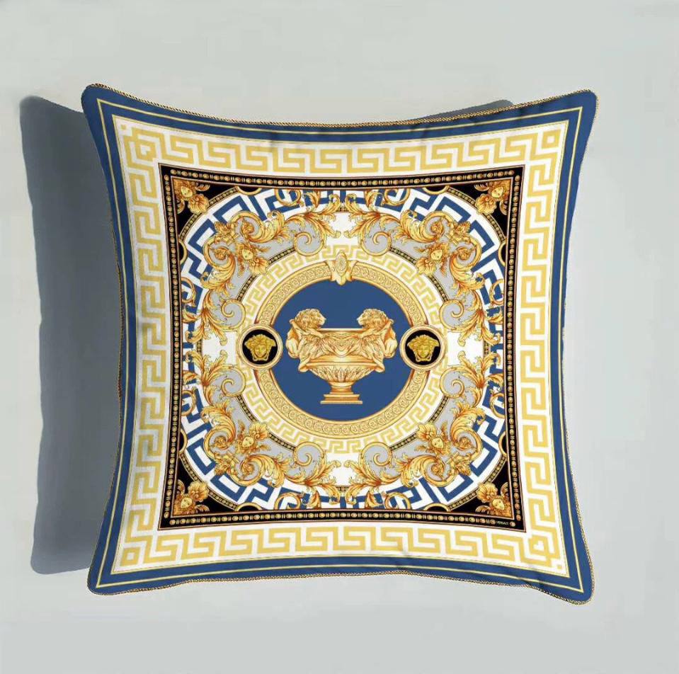 Master 
Pillowcases 
Size 45*45 
50 dhs❣️

Zain99
♥️♥️♥️